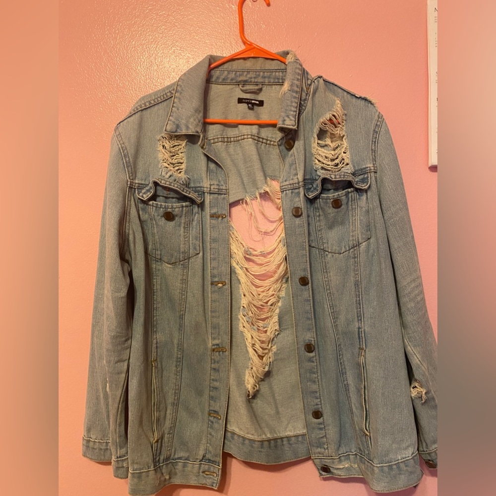 Fashion Nova 100% Cotton Jean Jacket. Size XL .